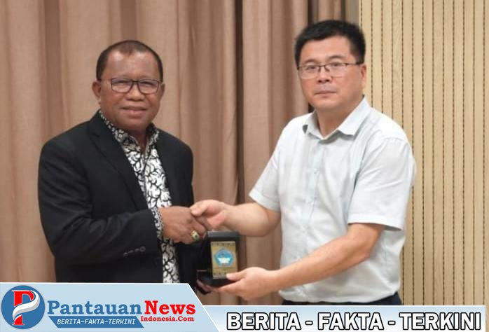REKTOR DI CHINA OK